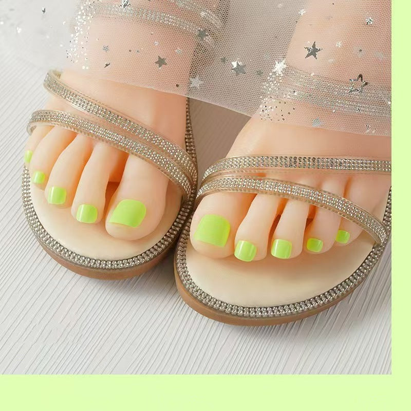 Elegantly designed toenails Bowlift