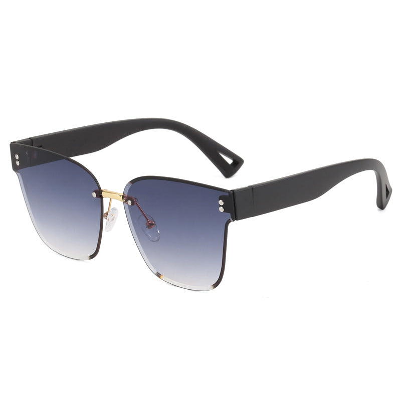 Ladies stylish sunglasses with elegant shield design Bowlift