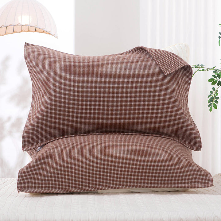 Women's pillowcase with delicate floral motif Bowlift