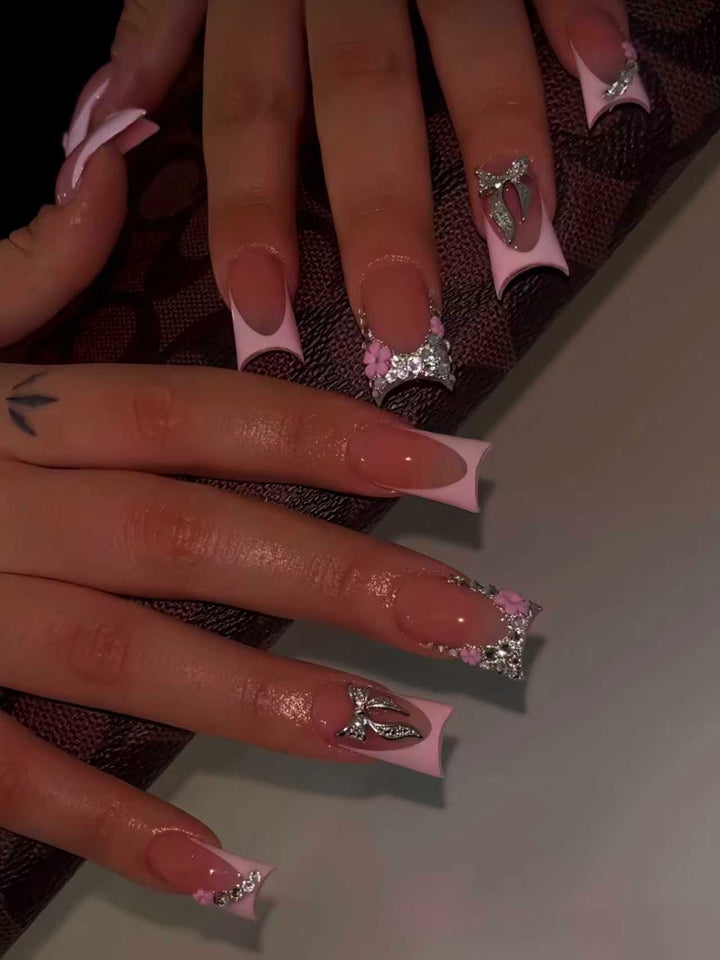 Glamorous Nail Art Extensions Bowlift