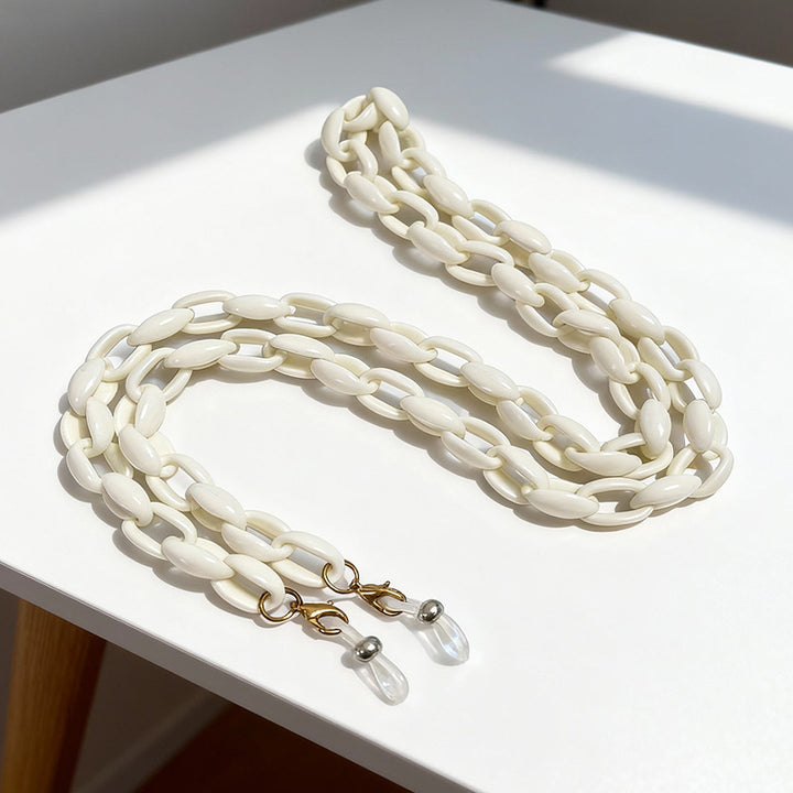 Fashionable Eyewear Chain Bowlift