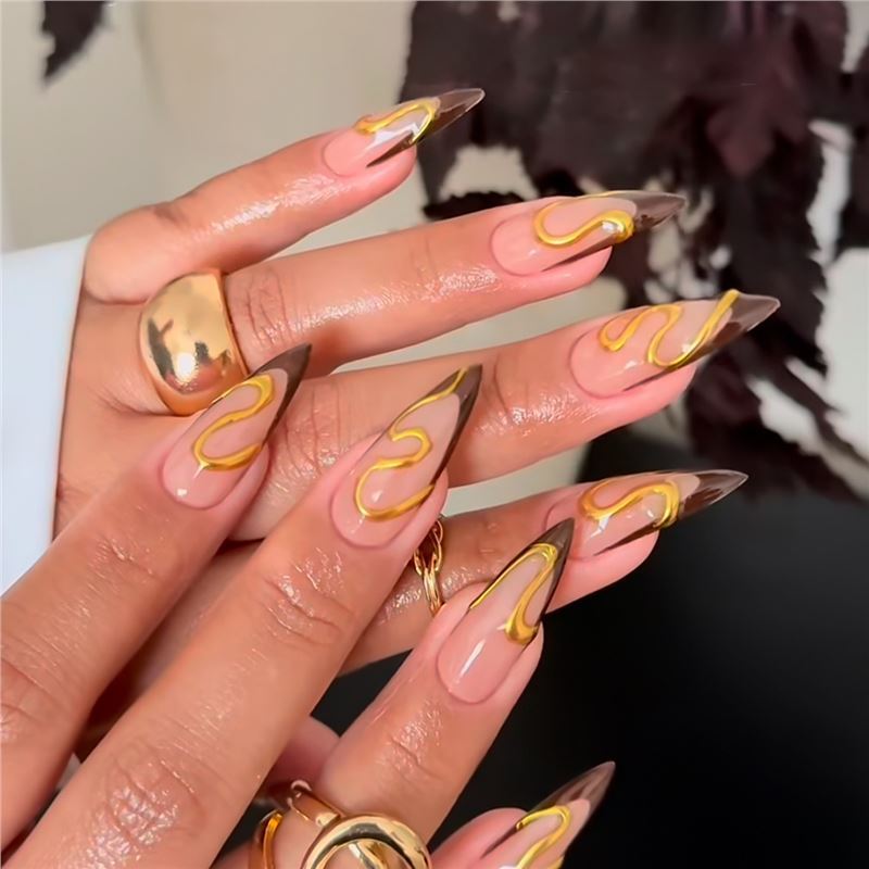 Elegant Stiletto Press-On Nail Art Bowlift