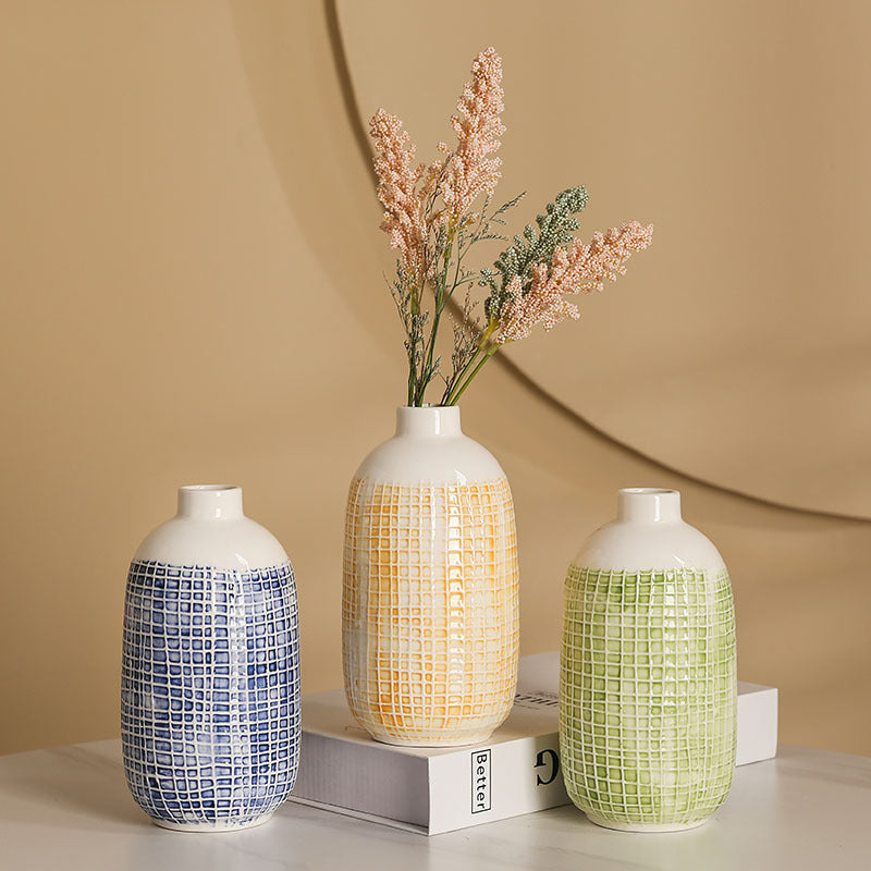 Stylish ceramic vase Bowlift