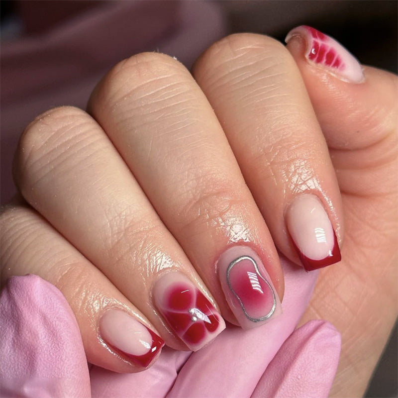Artful nail art with gradient and glitter Bowlift