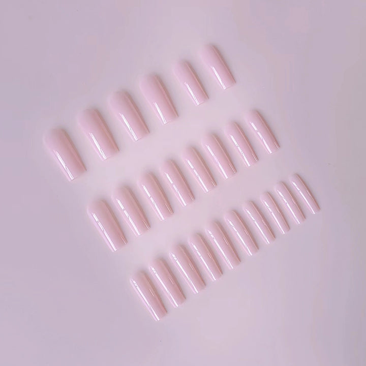 Artificial nail set with elegant gloss and modern design Bowlift