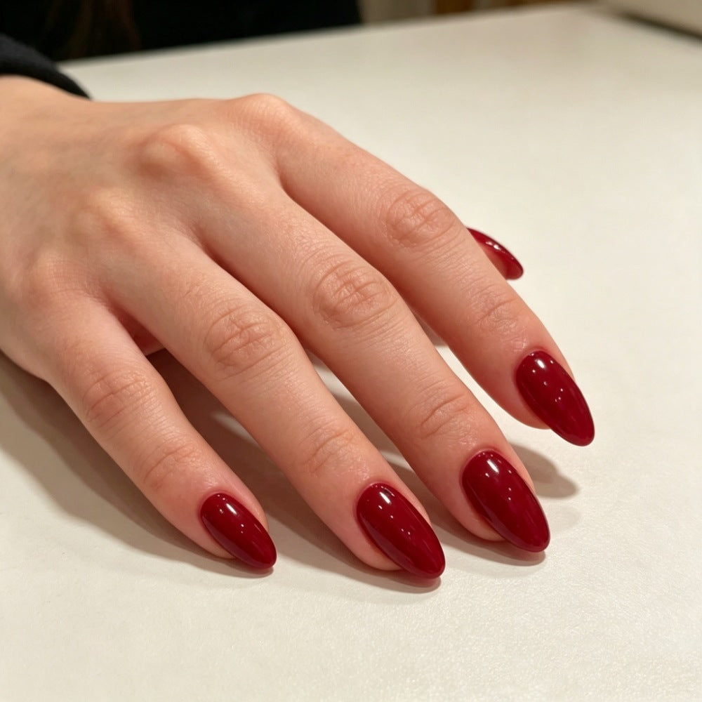 Artificial nails in elegant stiletto design Bowlift
