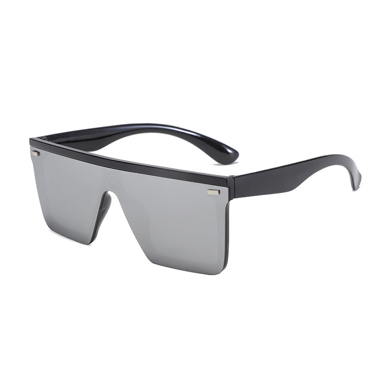 Women's Sporty Oversized Sunglasses with Modern Frame Bowlift