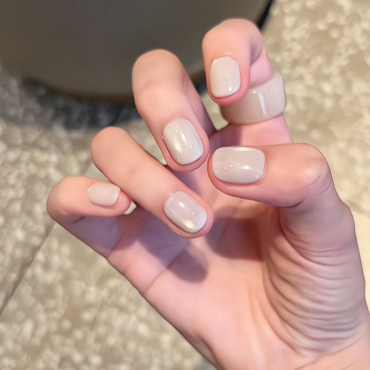 High-gloss artificial nails Bowlift