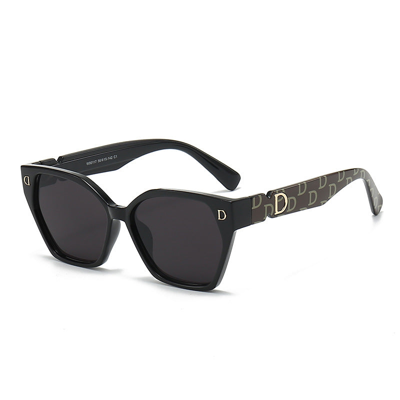Women Designer Sunglasses in stylish Cat-Eye design with luxurious frame Bowlift