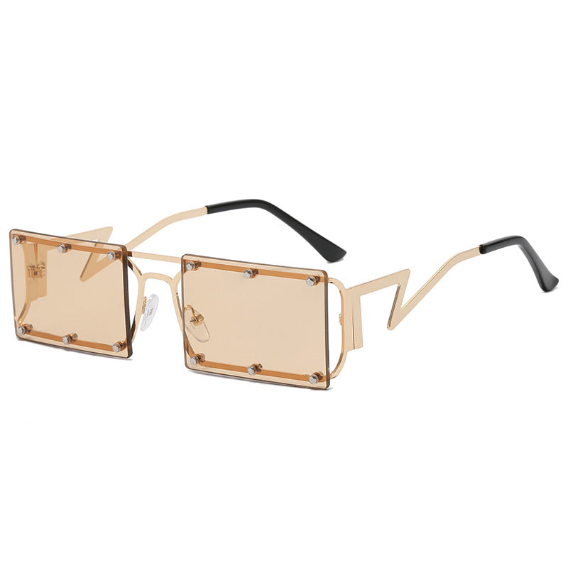Women extravagant oversized sunglasses with geometric frame Bowlift