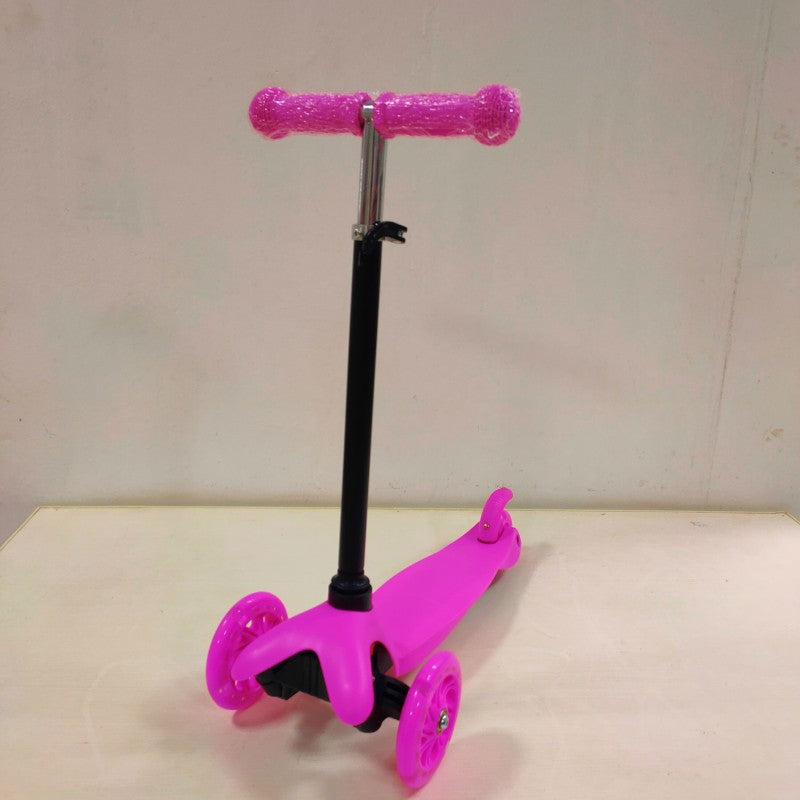 Smooth-Riding Lean-to-Steer Kickboard Scooter Bowlift