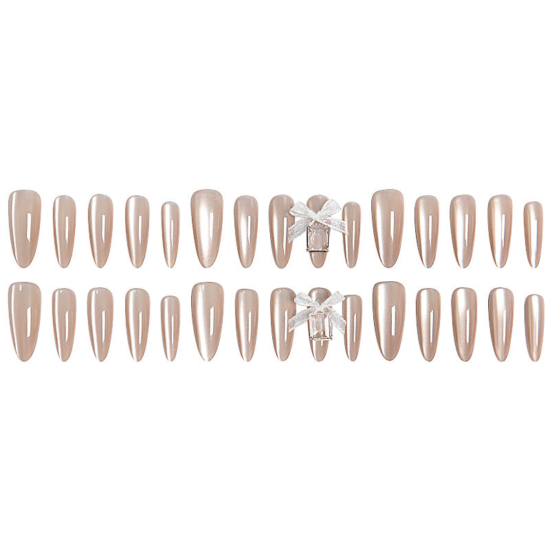 Elegant artificial nail tips with a glossy finish Bowlift