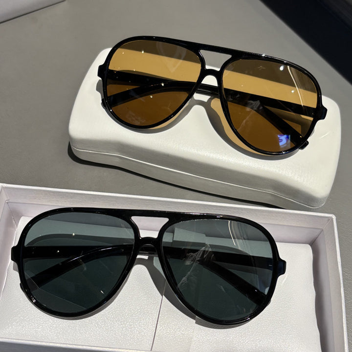 Retro Pilot Style Sunglasses Bowlift