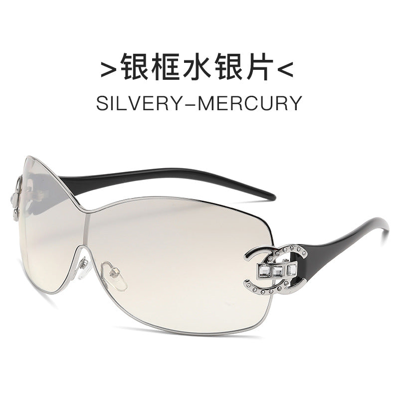 Women's fashion sunglasses with extravagant design and sparkling accents Bowlift