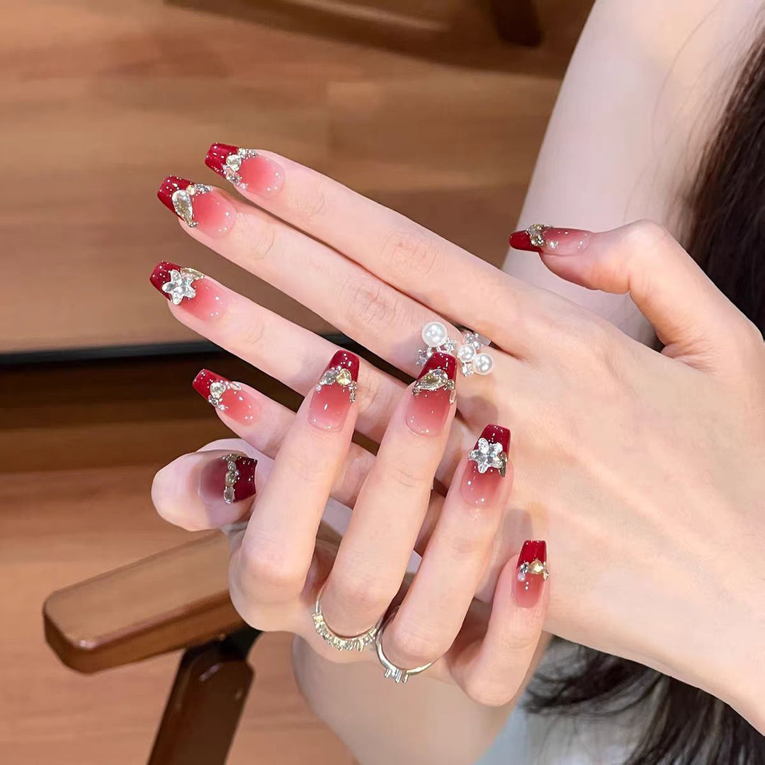 Glamorous artificial nails with elegant rhinestone design Bowlift