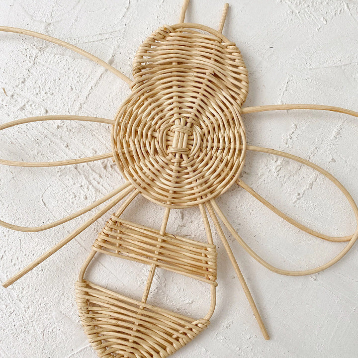 Decorative wall hanging in bee design Bowlift