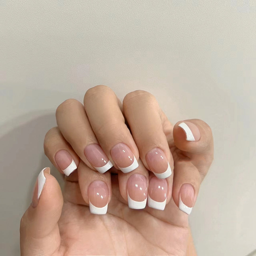 Artful French-Tip Nails Bowlift