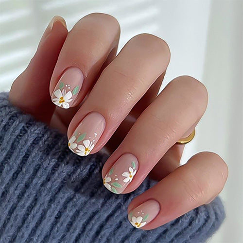 Artful Nail Art in Elegant Blossom Design Bowlift