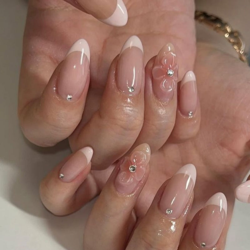 Elegant Floral-Accent Press-On Nail Set Bowlift