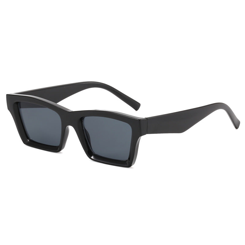 Ladies Trendy Sunglasses with Wide Frame Bowlift