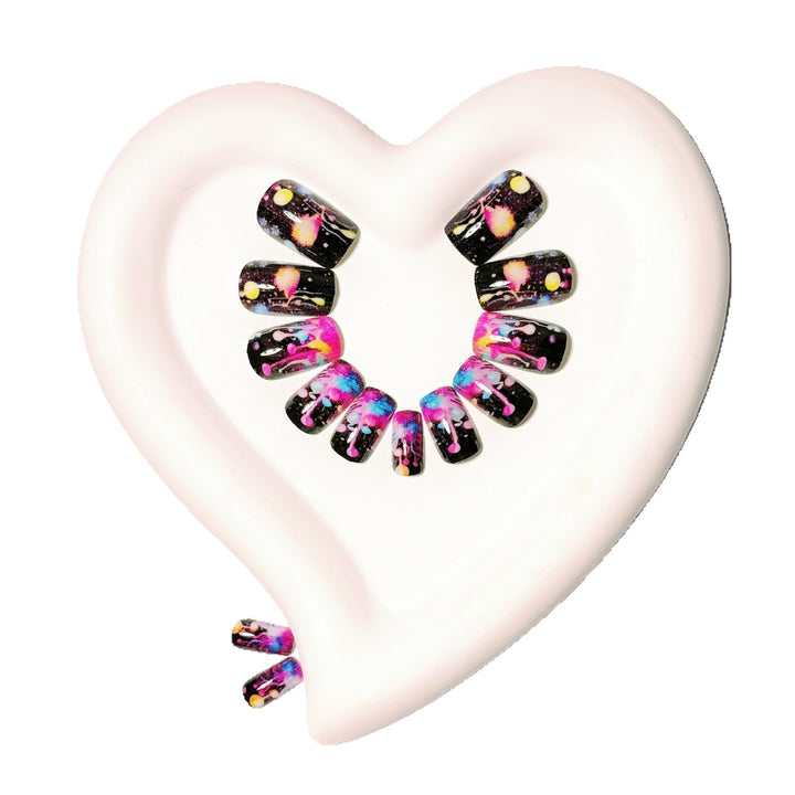 Artistic Splash Effect Nail Art Bowlift