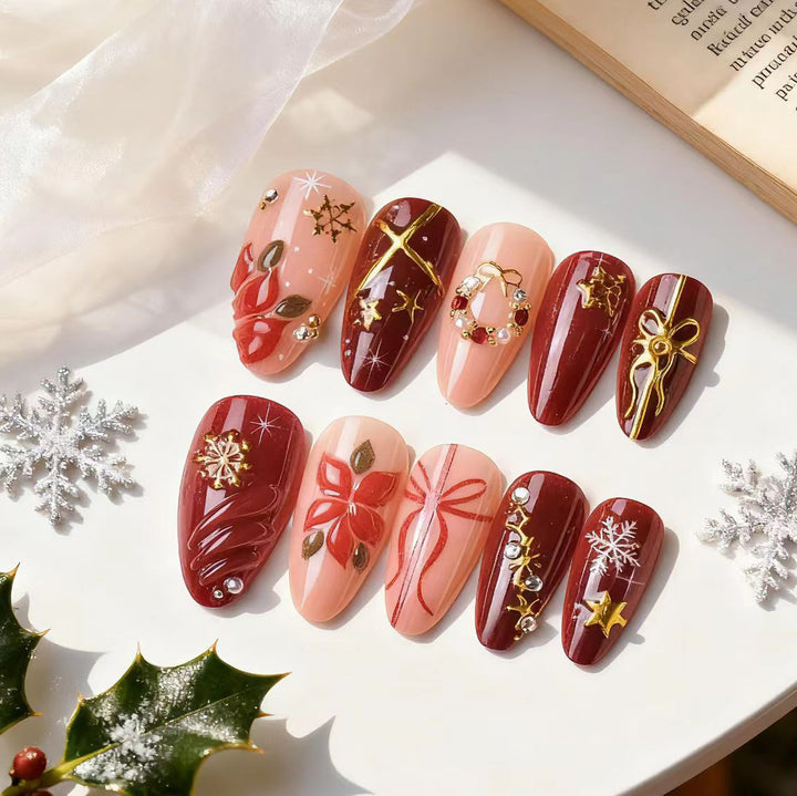 Acrylic nail set with glamorous golden accents Bowlift