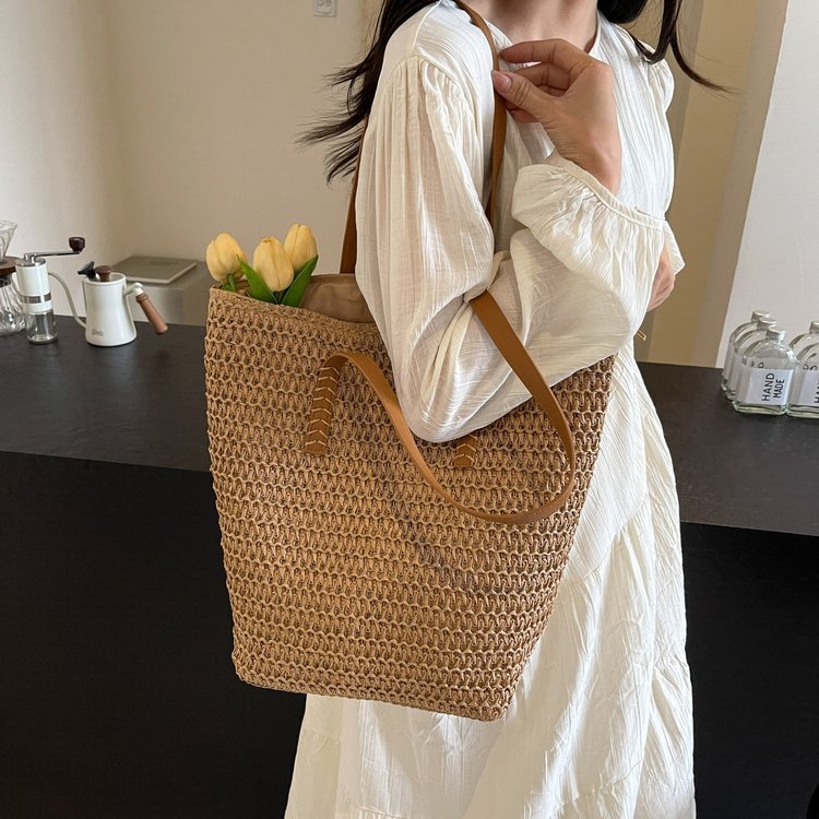 Handbag Made Of Naturally Braided Material Bowlift