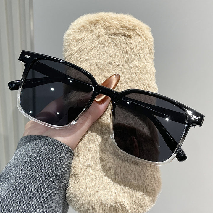 Women timeless sunglasses in modern rectangular design Bowlift