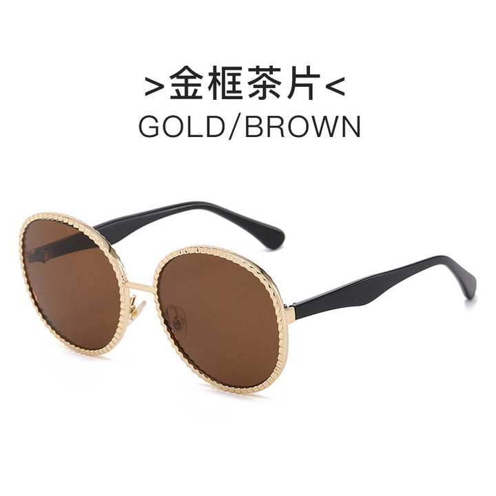 Women elegant oversized sunglasses with woven golden frame Bowlift
