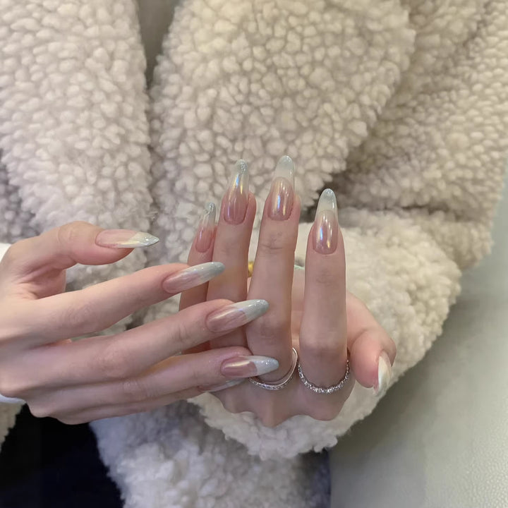 Elegant and Shiny Artificial Nails Bowlift