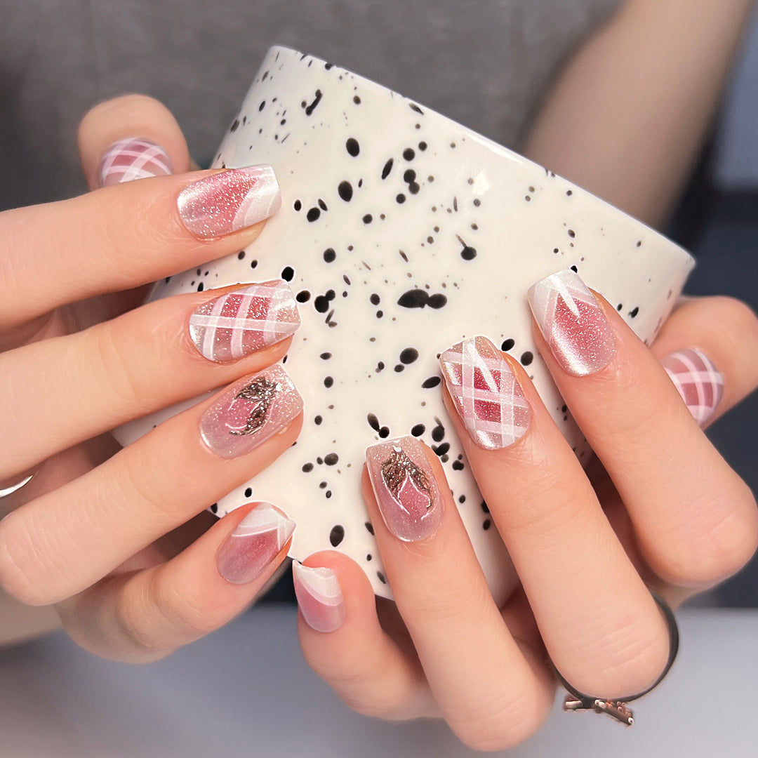 Nail art set with glamorous glitter and diagonal design Bowlift