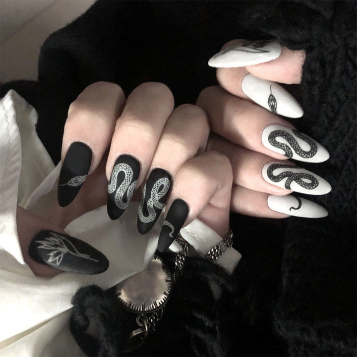 Artistic Snake Design Press-On Nails Bowlift