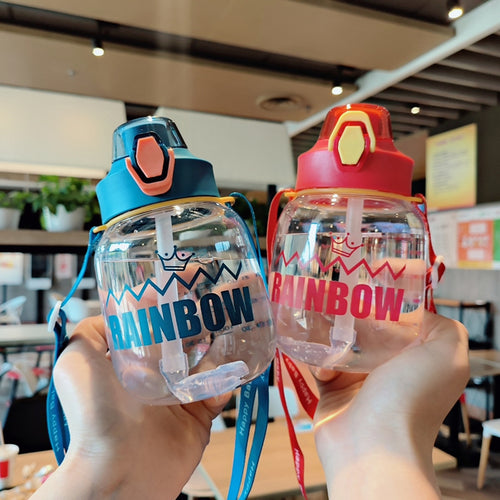 Women’s water bottle with integrated straw Bowlift