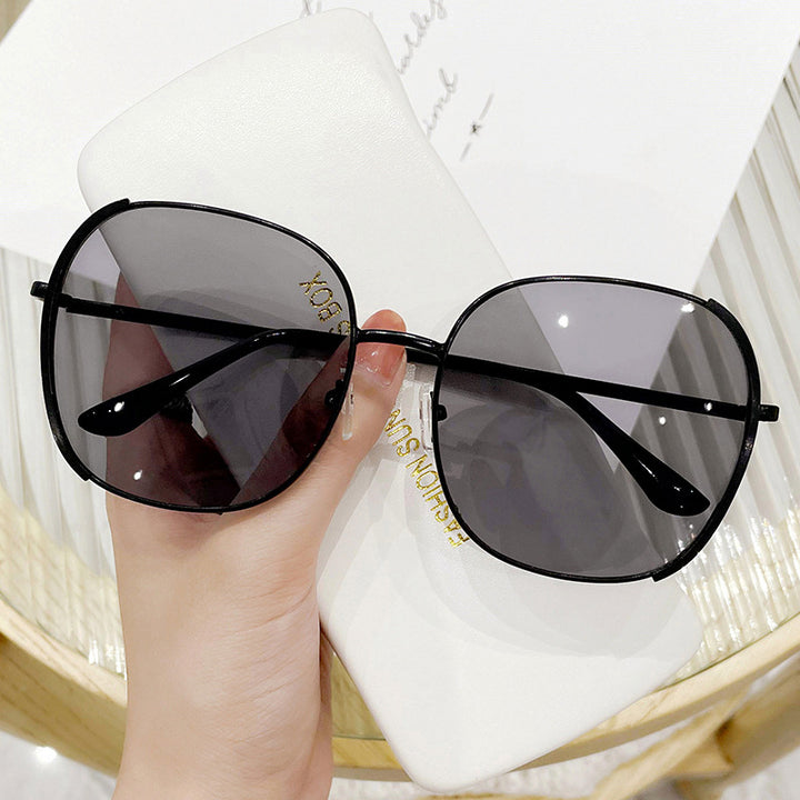 Ladies oversized sunglasses with protective UV protection and elegant metal frame Bowlift