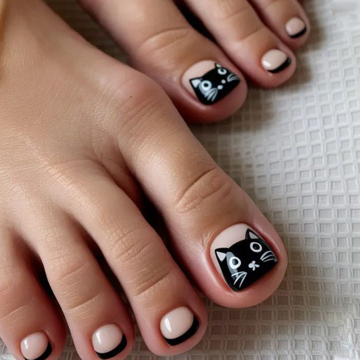 Playful Cat-Themed Nail Art Kit Bowlift