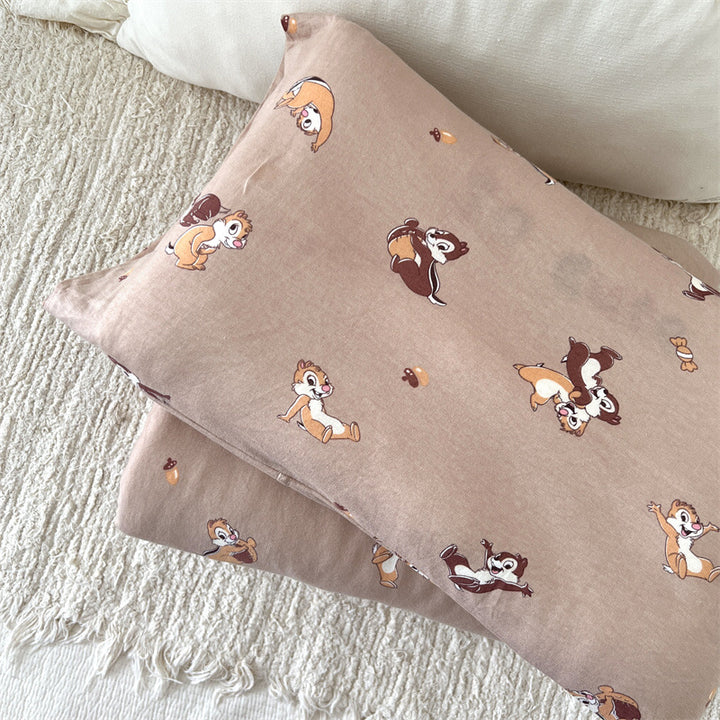 Unisex cotton pillowcase with cheerful bear design Bowlift