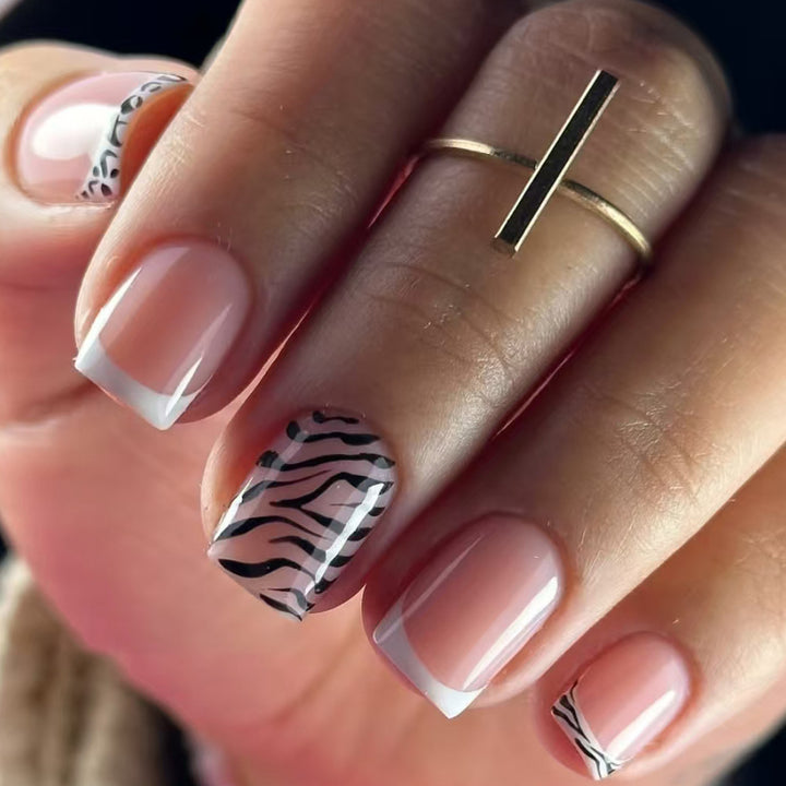 Stylish Animal Print Press-On Nails Bowlift