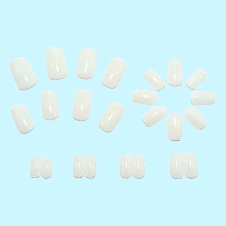 High-Quality Artificial Nails in Elegant French Style Bowlift