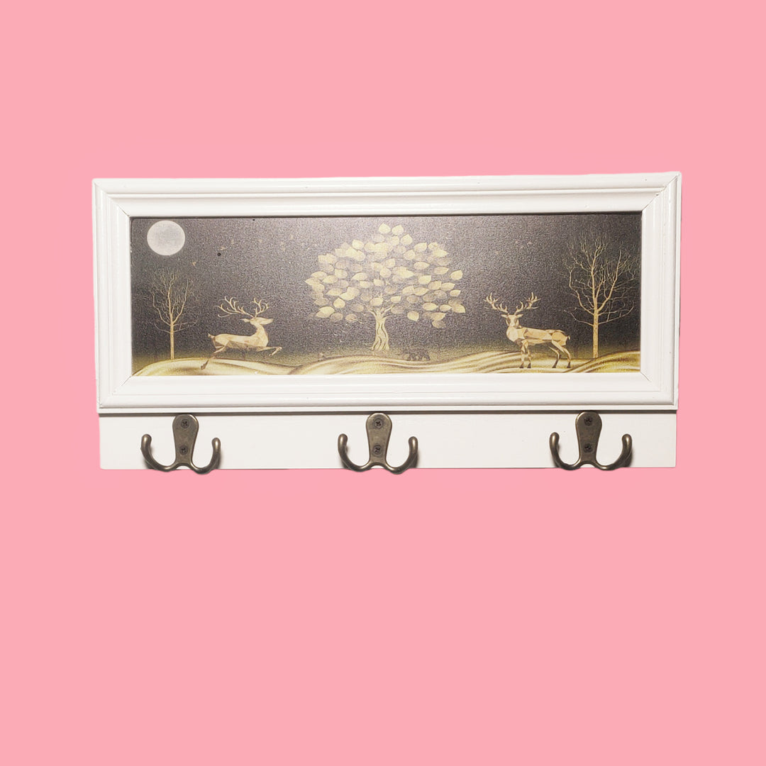Decorative Wall Hook Rack with Artistic Deer Design