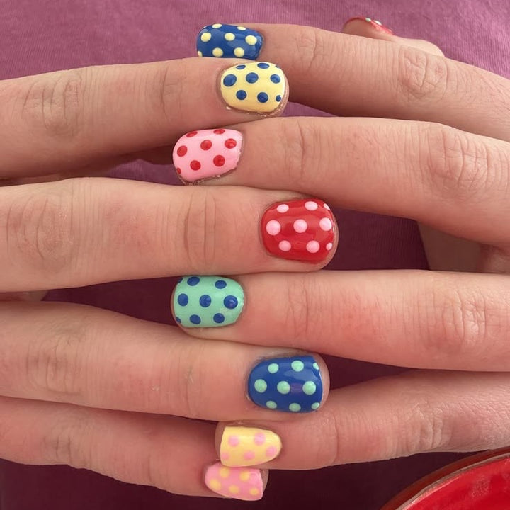 Artificial nail set with colorful dots and cheerful designs Bowlift