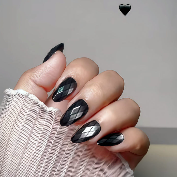 Artistic Diamond-Pattern Press-On Nails Bowlift