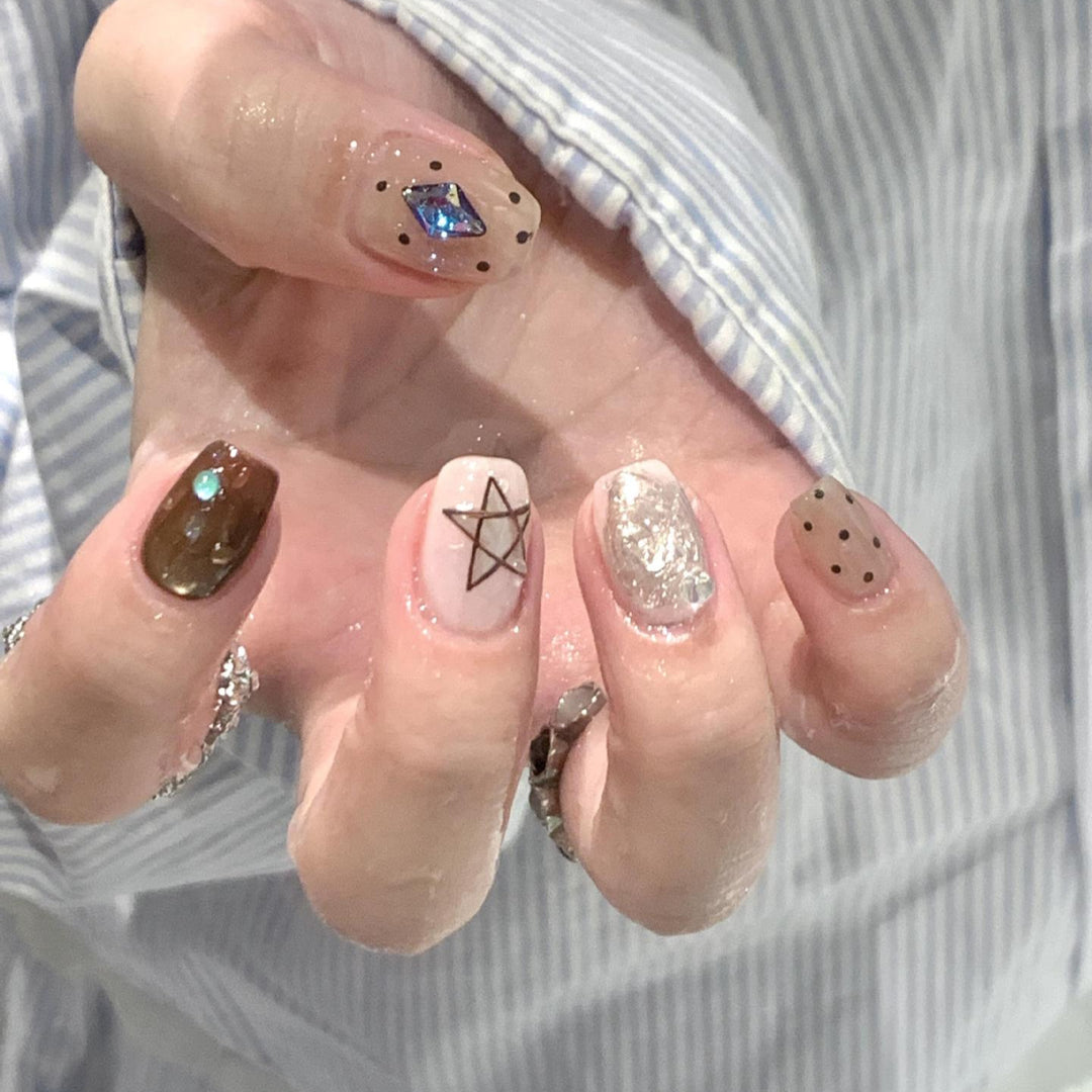 Artificial Nail Set with Creative Geometric and Sparkling Accents Bowlift