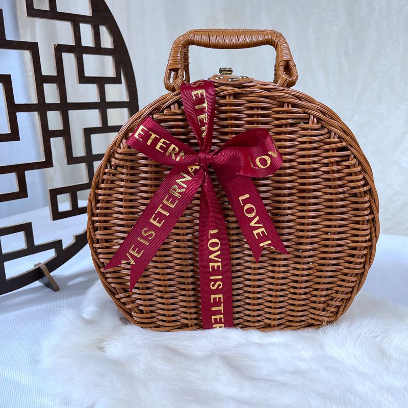 Ladies stylish braided handbag Bowlift