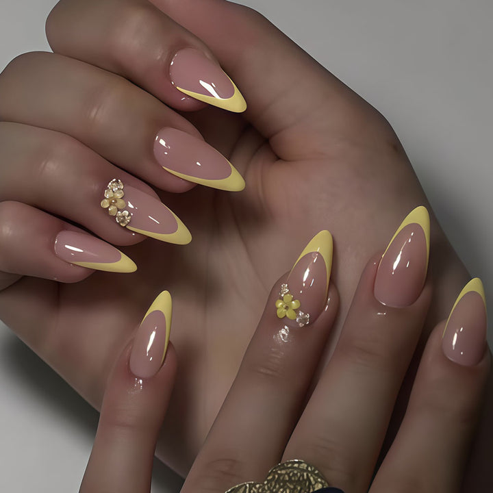 Elegant Floral Accent Nail Art Kit Bowlift