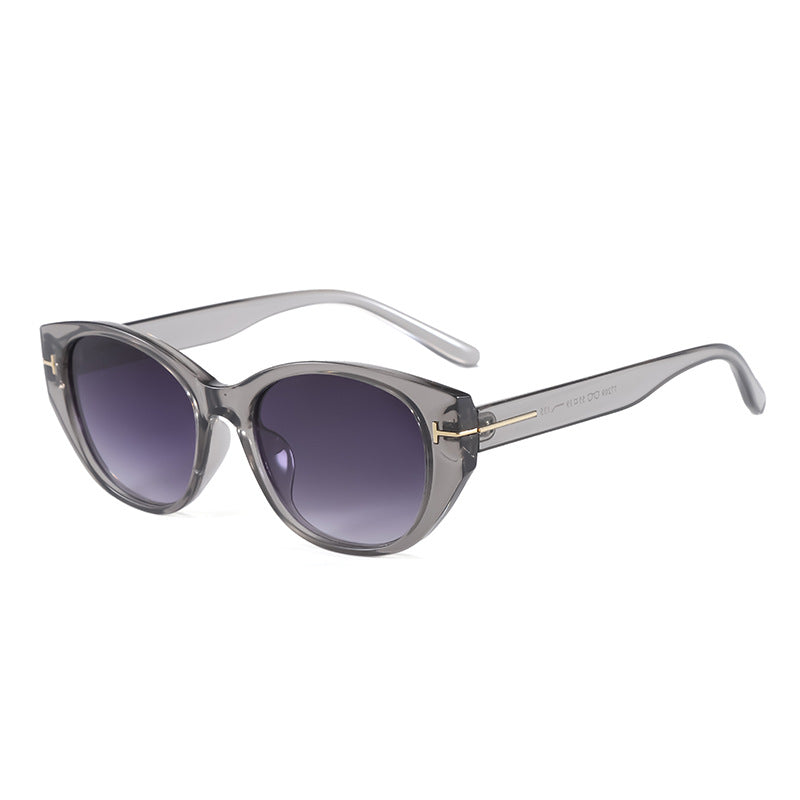 Women's Cat-Eye Sunglasses with Elegant Frame and Protective UV Filter Bowlift