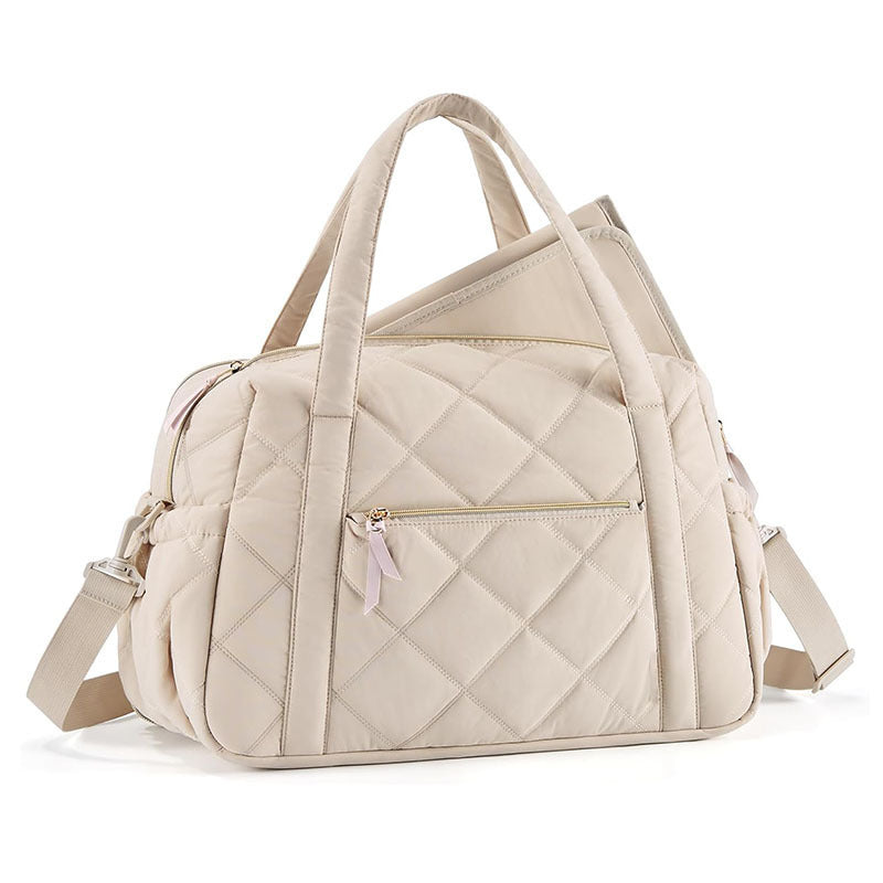 Stylish travel bag with innovative interior concept Bowlift