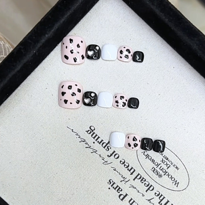 Artistic Animal Print Press-On Nail Set Bowlift