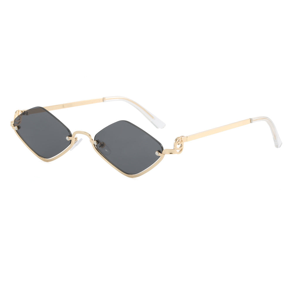 Women's fashionable square sunglasses with luxurious metal frame Bowlift