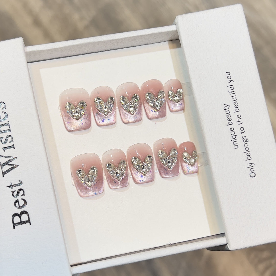 Glamorous Heart-Accent Press-On Nail Set Bowlift
