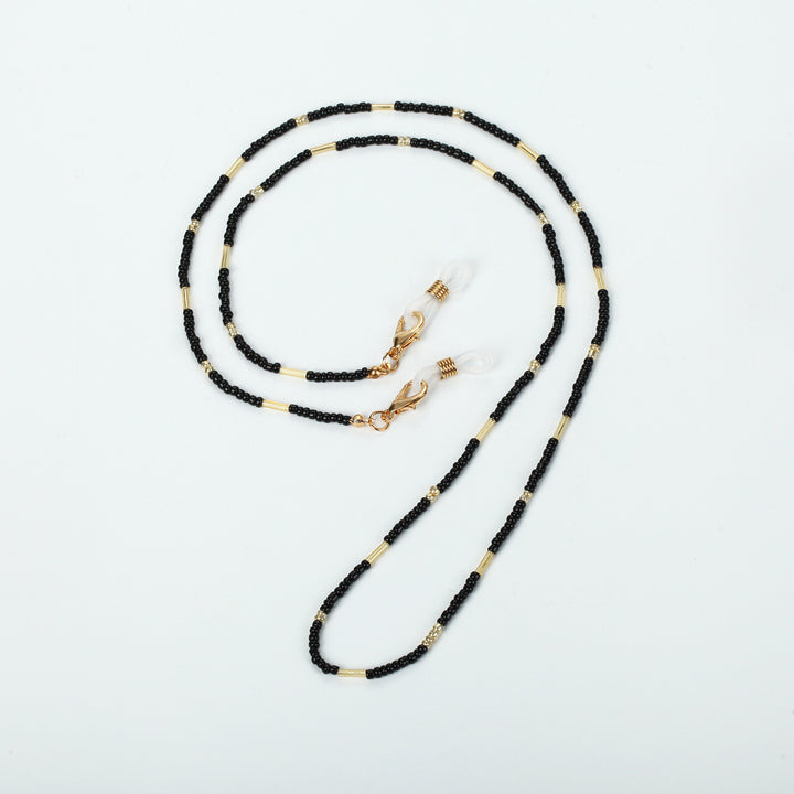 Chains-Necklace Made of Fine Pearls and Golden Accents Bowlift
